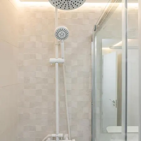 Homes Penthouse Capuchinos * مالقة